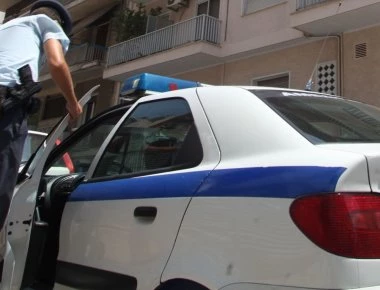 Πάτρα: 59χρονος κλείστηκε στο σπίτι του και απειλεί να αυτοκτονήσει λόγω της... χαμηλής του σύνταξης!